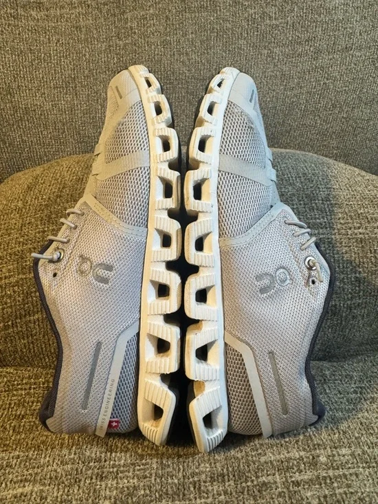 On Cloud 5 athletic Men’s running shoes Size 7 - Picture 6 of 11